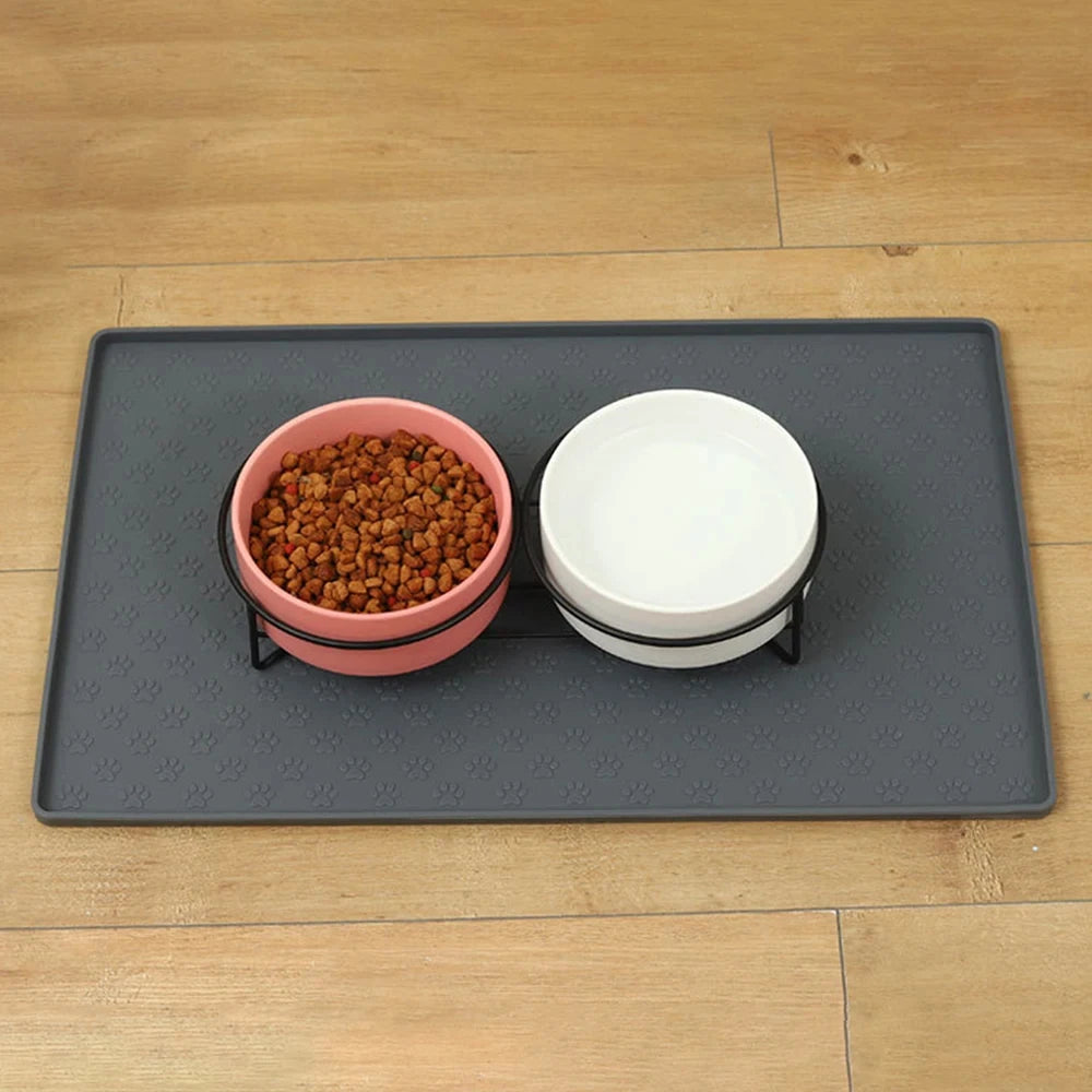 Foldable Silicone Pet Feeding Mat – Non-Spill, Waterproof, Non-Slip Placemat for Dogs & Cats – Easy to Clean, Portable Pet Bowl Mat